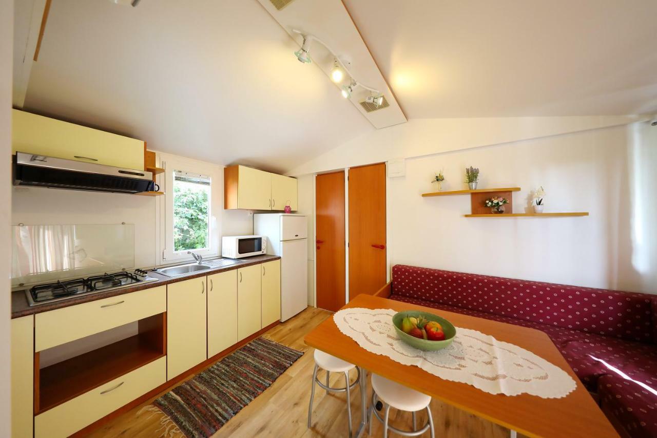 Mobile Home Grbe Нін Екстер'єр фото
