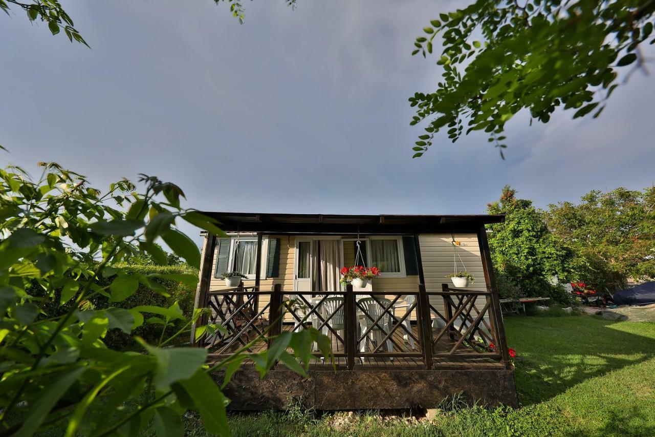 Mobile Home Grbe Нін Екстер'єр фото