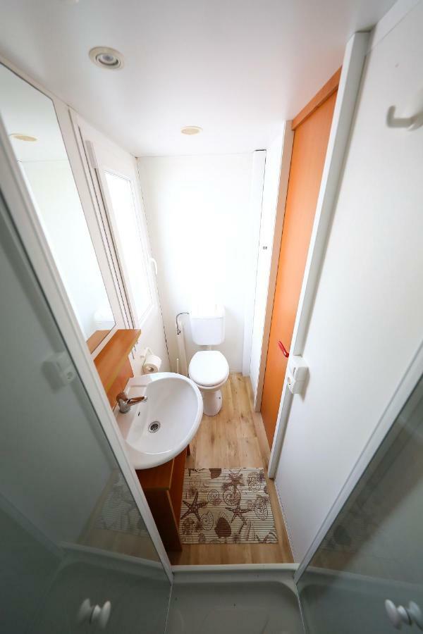 Mobile Home Grbe Нін Екстер'єр фото