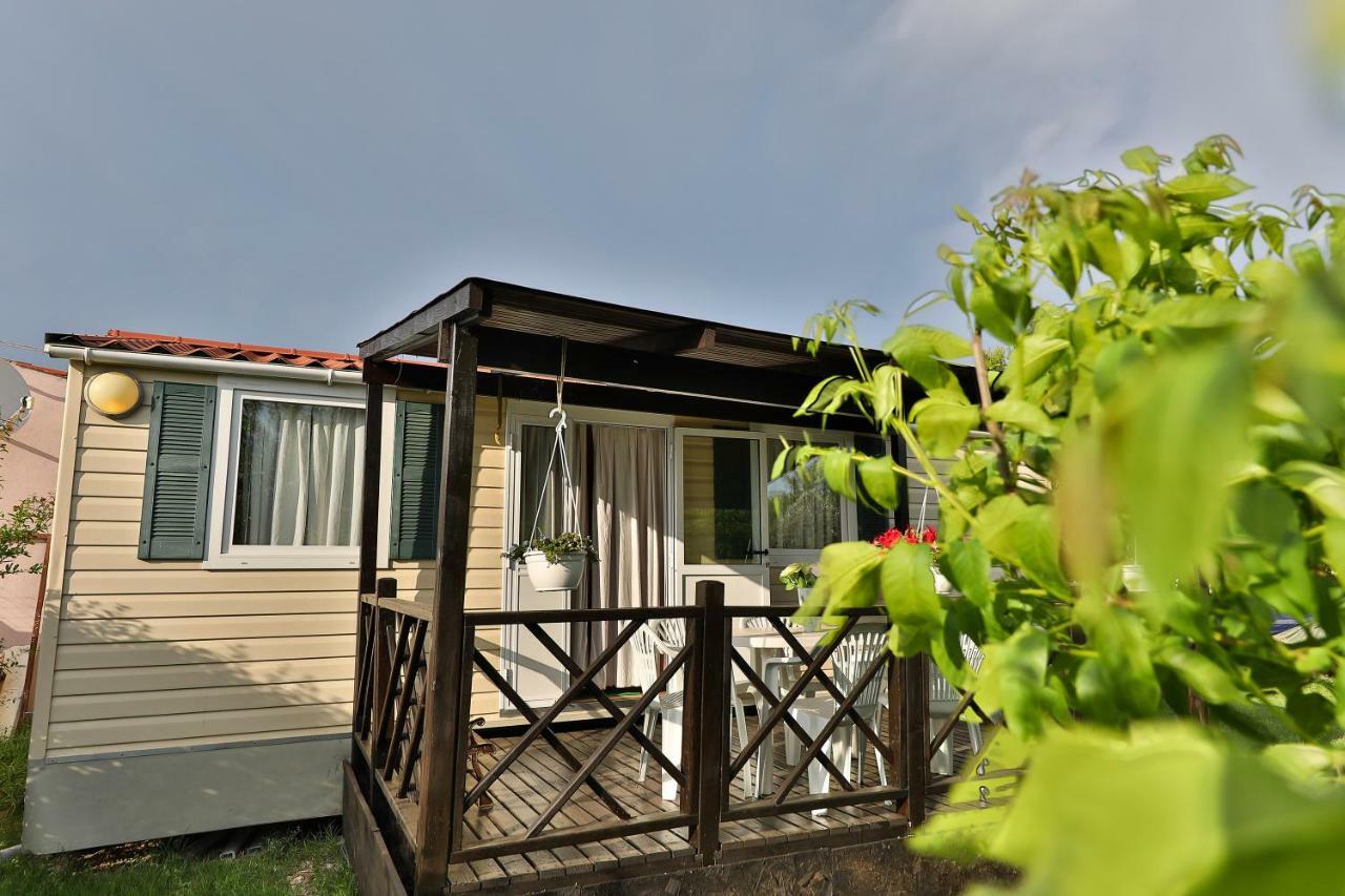 Mobile Home Grbe Нін Екстер'єр фото
