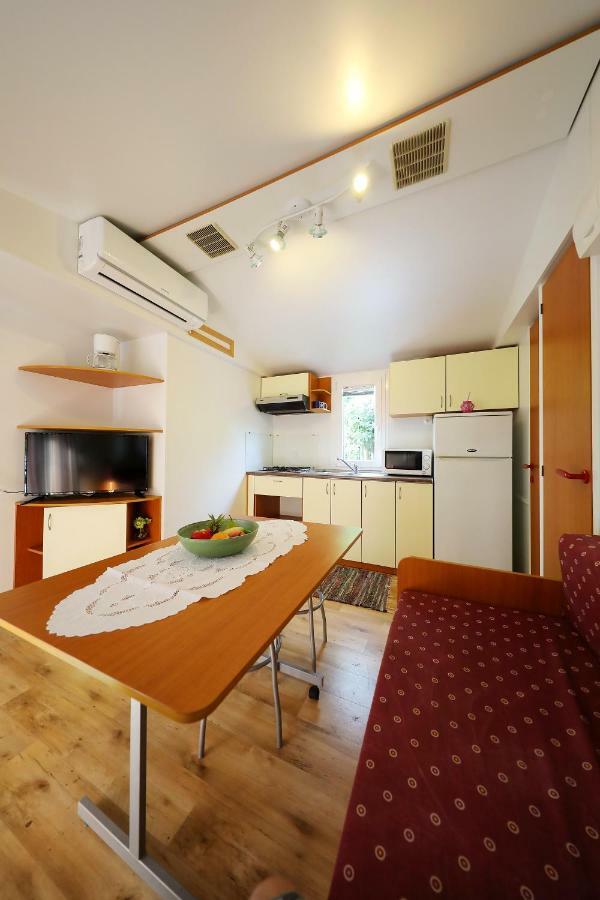 Mobile Home Grbe Нін Екстер'єр фото