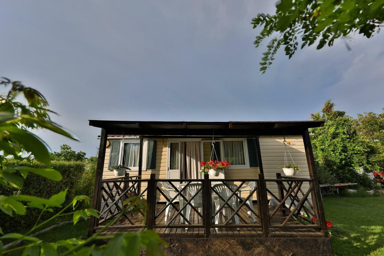 Mobile Home Grbe Нін Екстер'єр фото